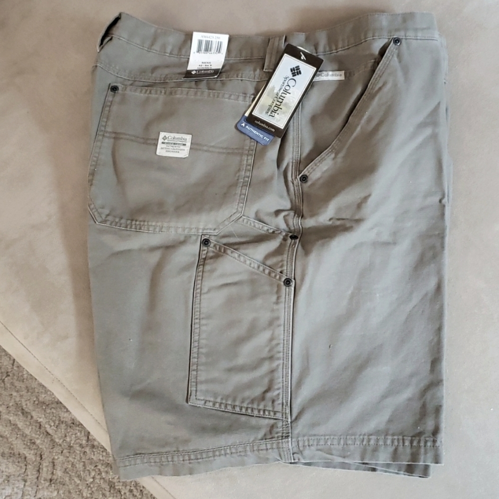 Columbia Men's/Hommes 42/Ins 9 Authentic Fit Short